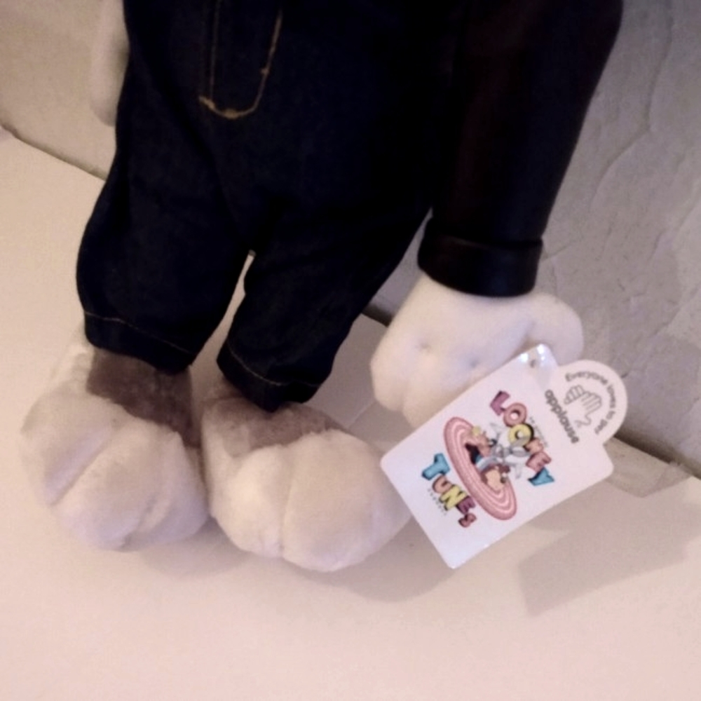 Vtg. Warner Bros 1994 Bugs Bunny Plush Bloomingdales, Looney Tunes - Picture 6 of 7